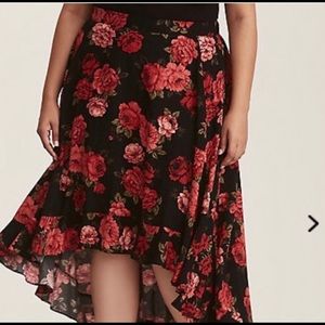Torrid Hi-Low Floral Skirt 🌺